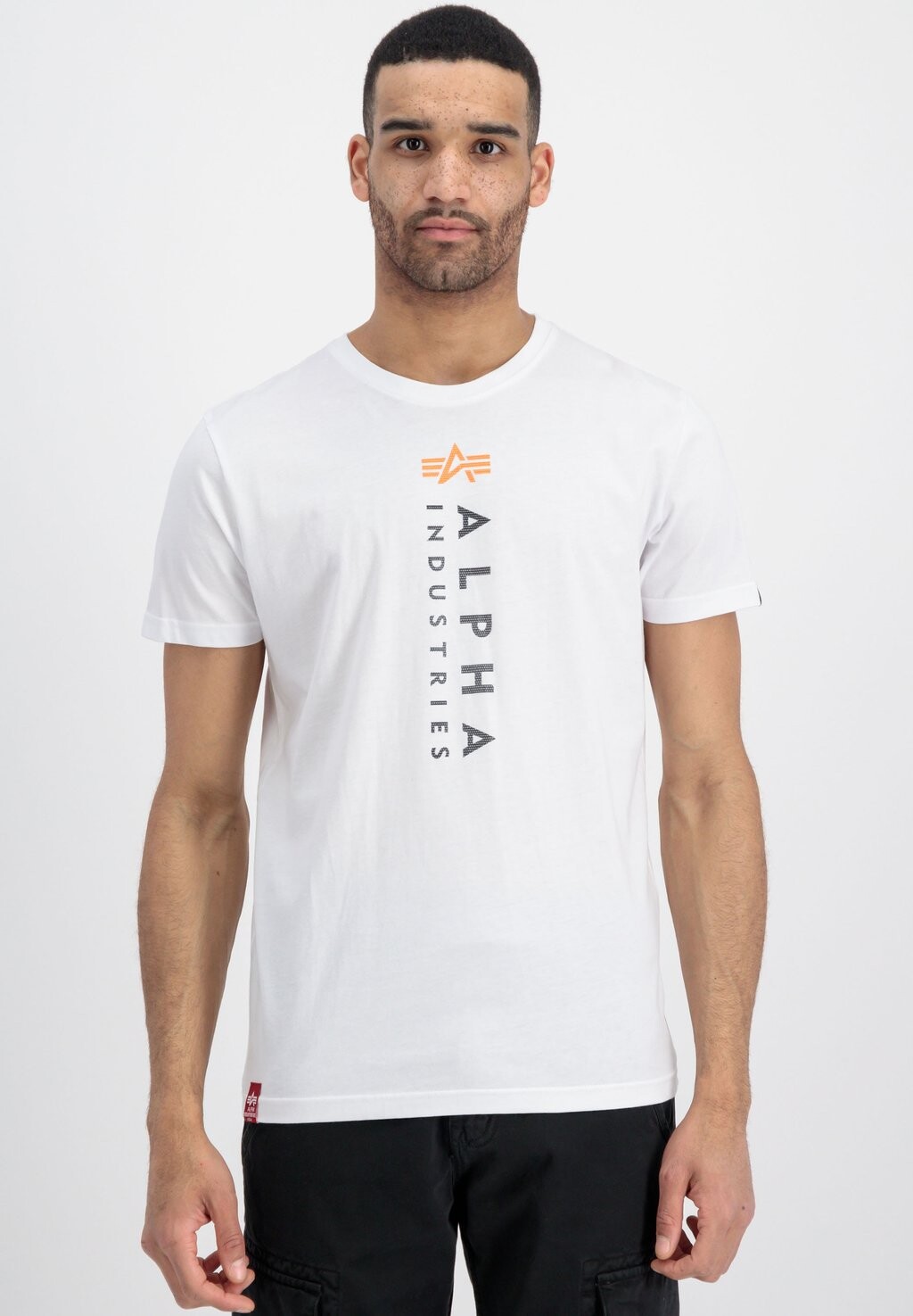 

Футболка с принтом Alpha Industries, белый