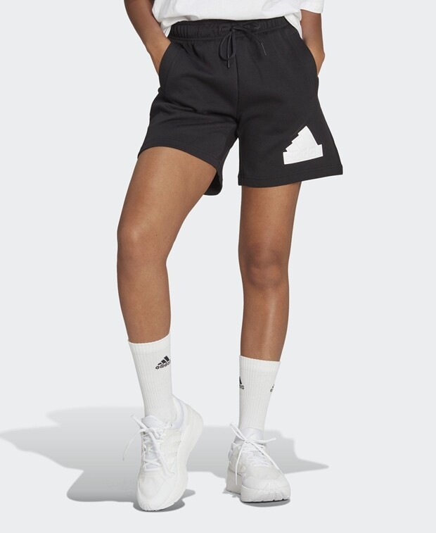 

Тренировочные шорты adidas Sportswear, черный