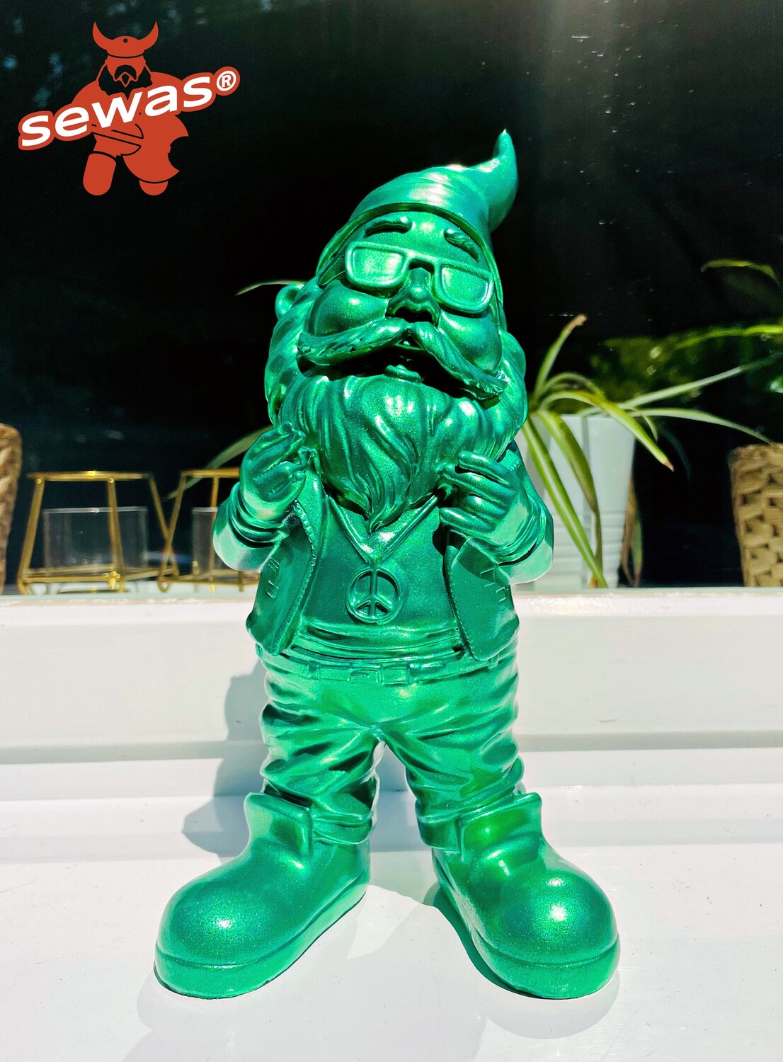 

Качалка Garden gnome с цепочкой Glitter Green Edition, зеленая с эффектом блесток, расписанная вручную, устойчивая к атмосферным воздействиям, из высококачественной синтетической смолы.