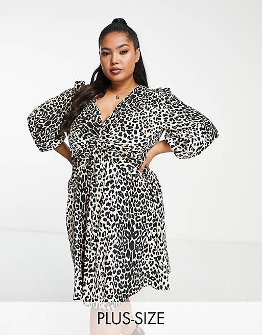 

Коричневое чайное платье мини с животным принтом River Island Plus