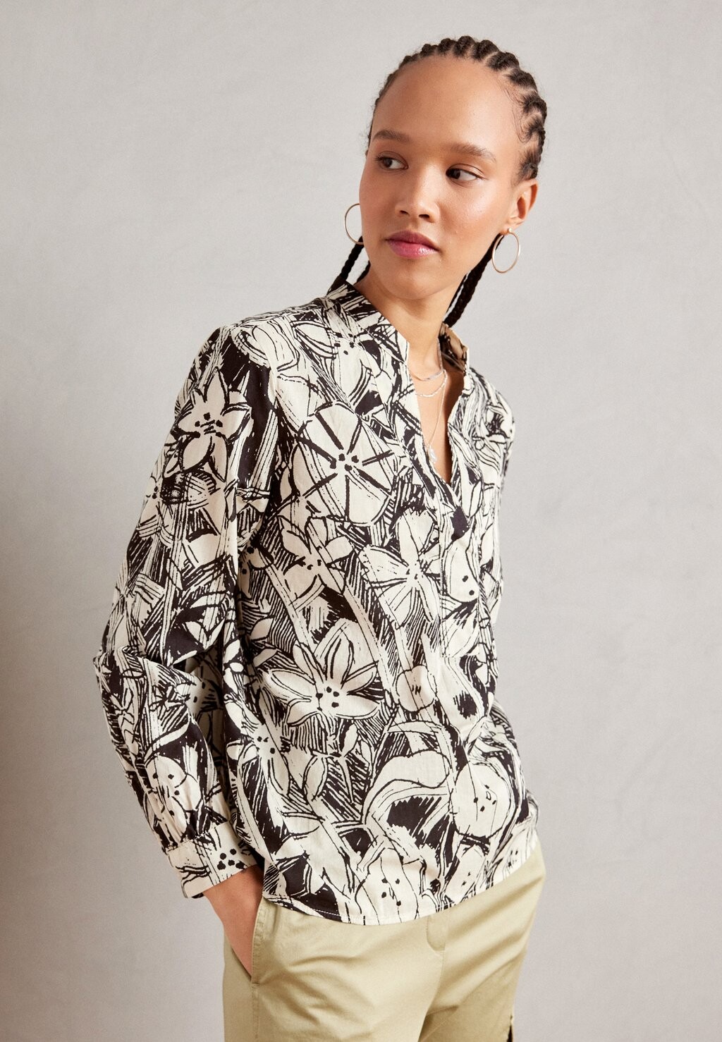 

Блузка STAND UP COLLAR WITH V-NECK LONG SLEEVE SOLID Marc O'Polo, цвет multi
