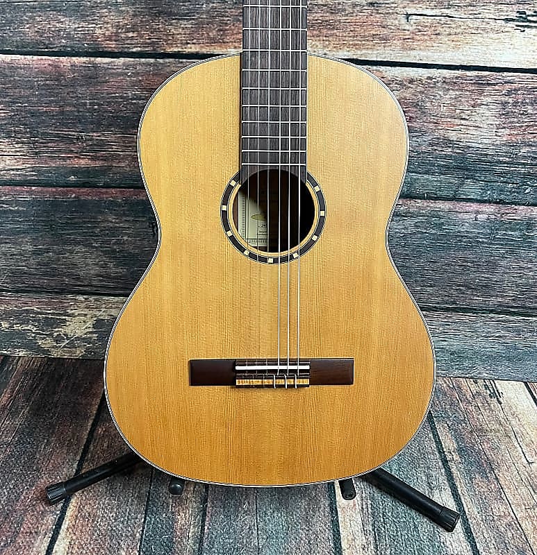 Акустическая гитара Ortega Left Handed R131L Family Series Pro Nylon String Acoustic Guitar ortega rce141bk family series pro