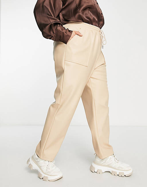 

Черные джоггеры из искусственной кожи с подтяжками ASOS DESIGN Curve