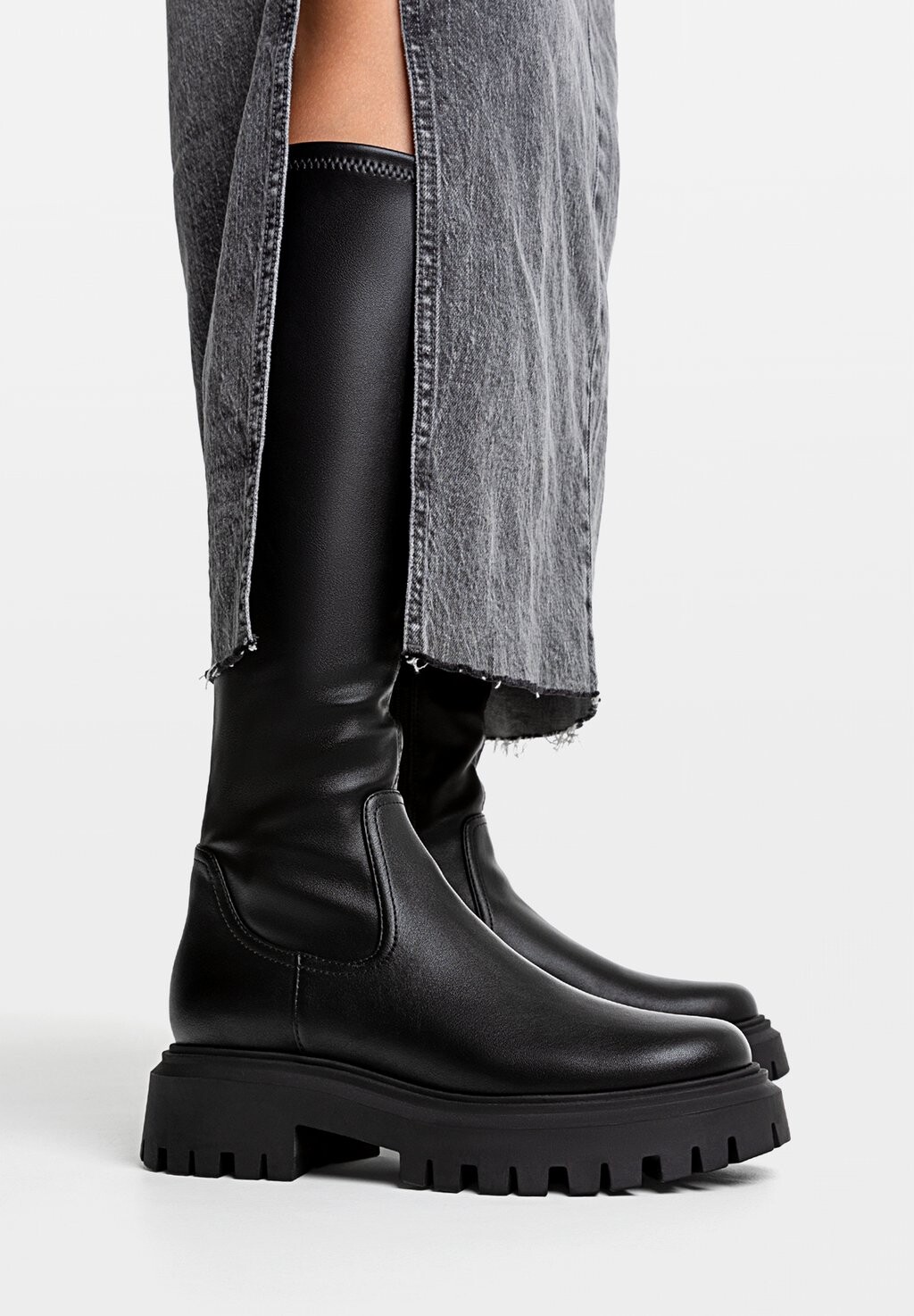 

Ботинки на платформе Stretch Flat Stradivarius, черный
