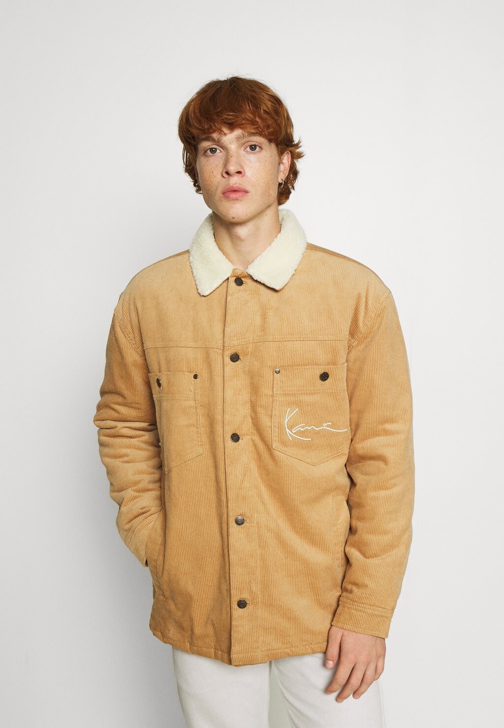 

Легкая куртка CHEST SIGNATURE SHIRT JACKET UNISEX Karl Kani, цвет sand