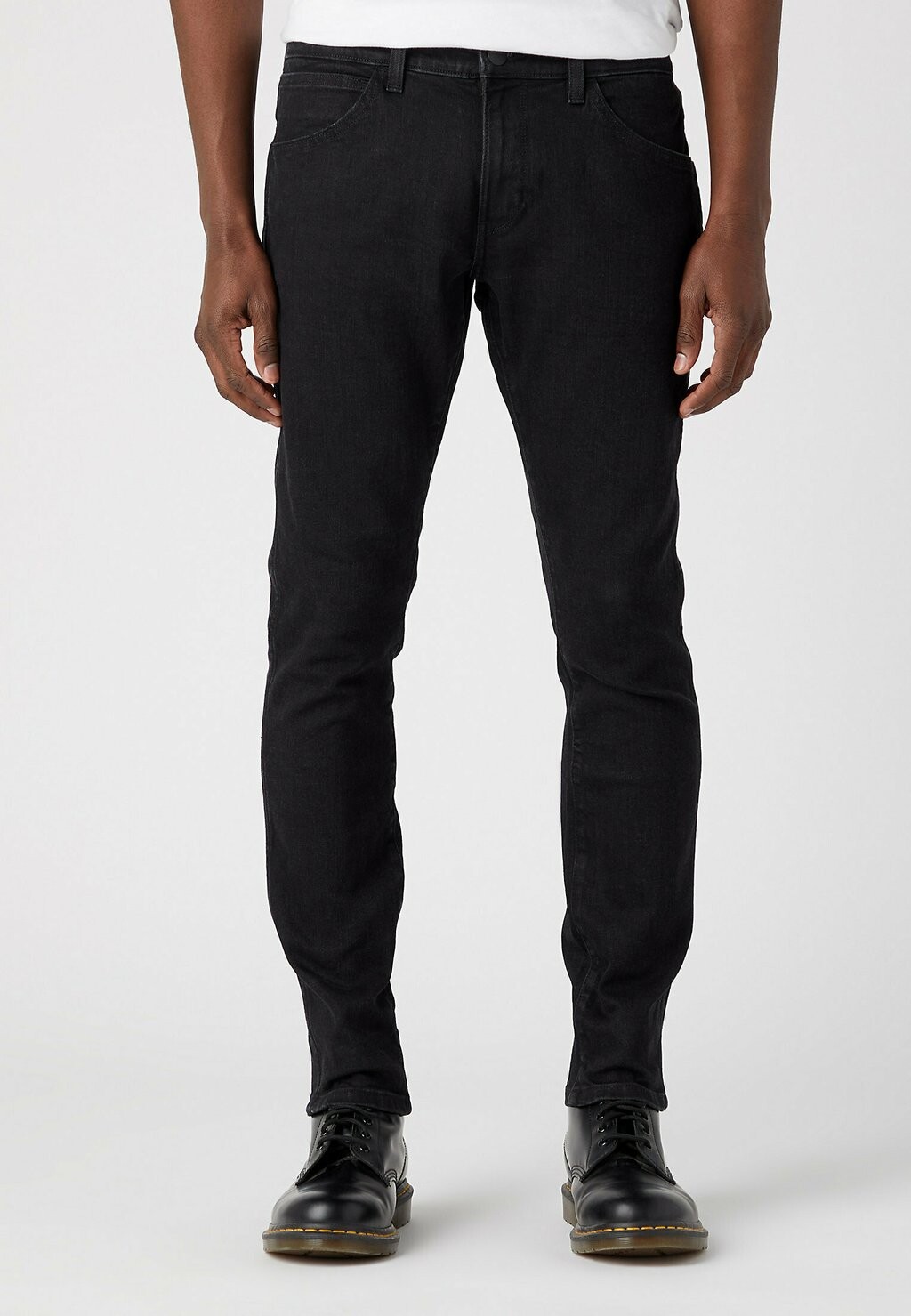 

Джинсы Slim fit Wrangler
