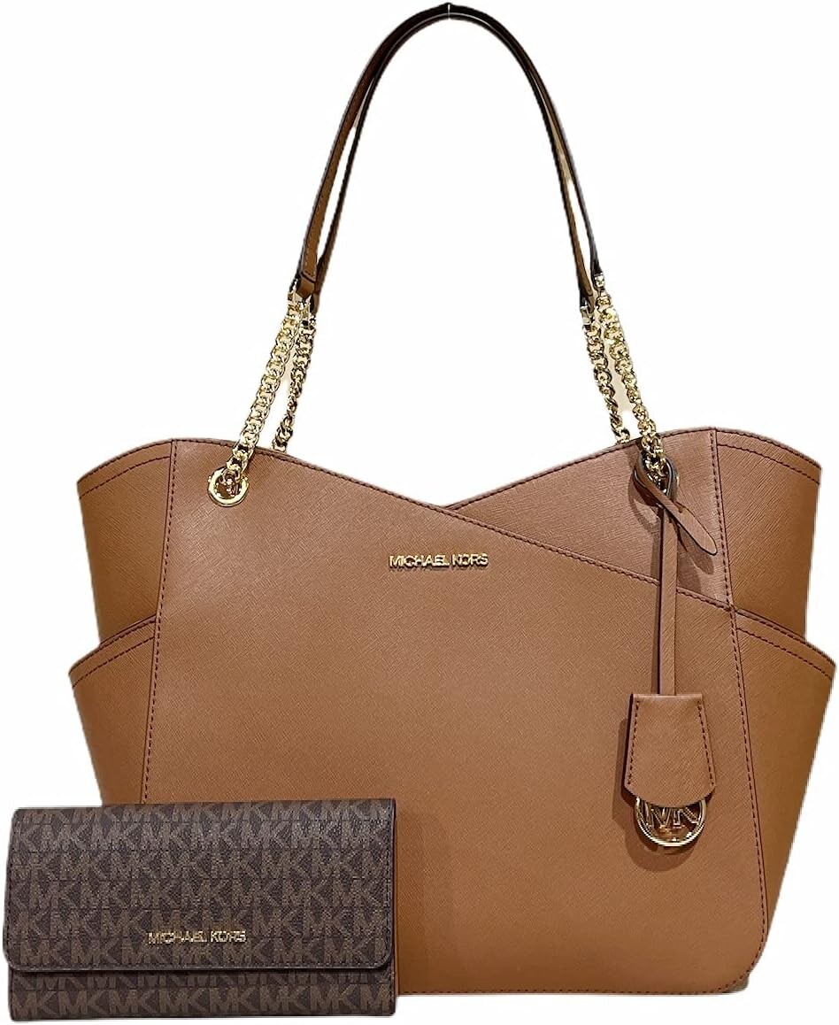 

Michael Kors MICHAEL Michael Kors Jet Set Travel Большая сумка на плечо с цепочкой в ​​комплекте Кошелек тройного сложения Jet Set Travel в багажном отделении (коричневый MK 2021)