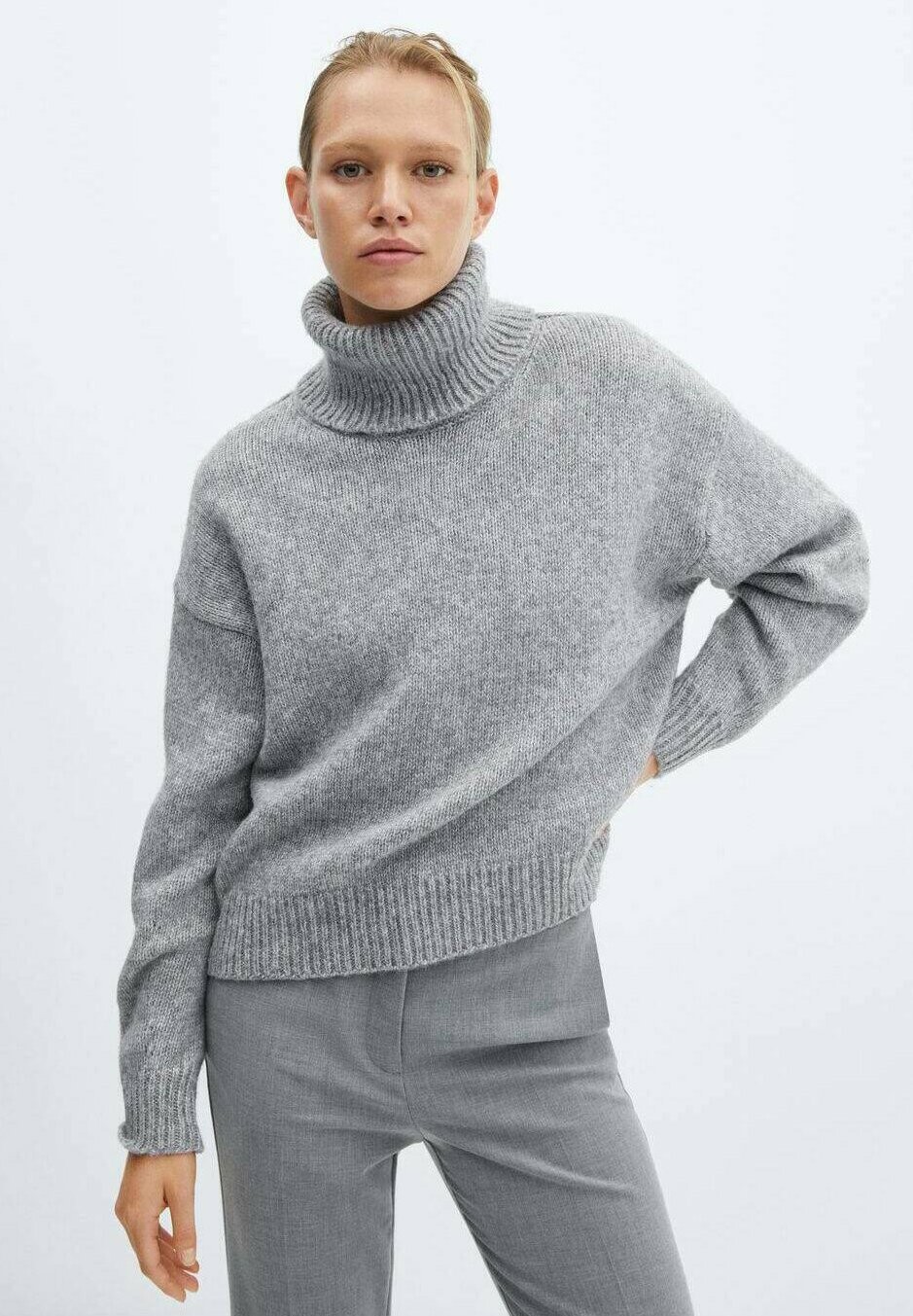 

Вязаный свитер AMANDA Mango, цвет medium heather grey