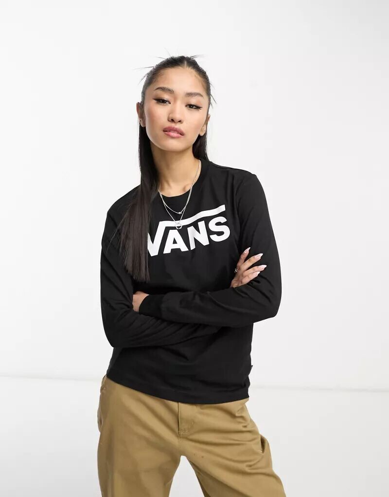 

Черная рубашка с длинными рукавами и большим логотипом Vans
