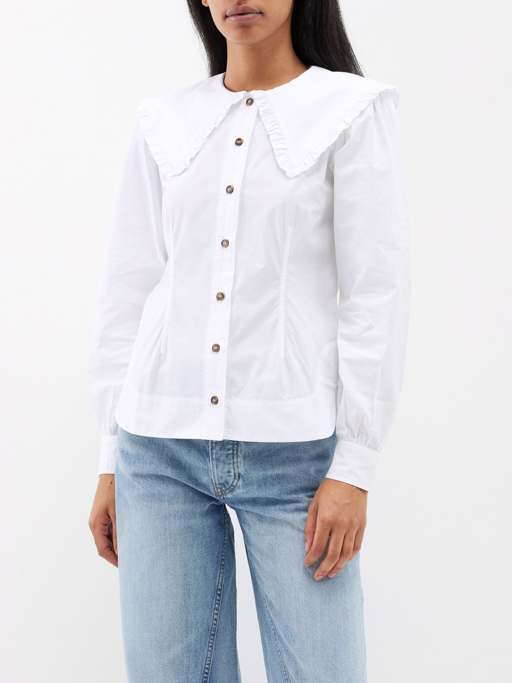 цена Рубашка из поплина из органического хлопка с оборчатым воротником Ganni, белый