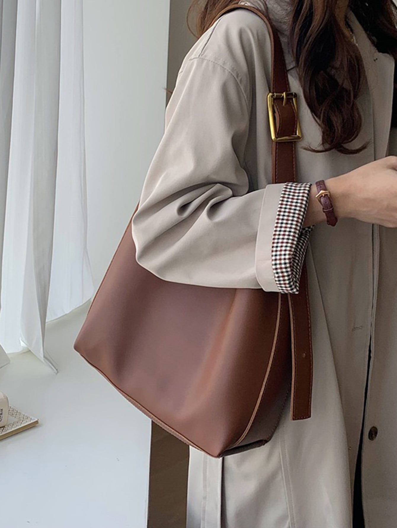 Минималистичная сумка-хобо с внутренним чехлом, коричневый