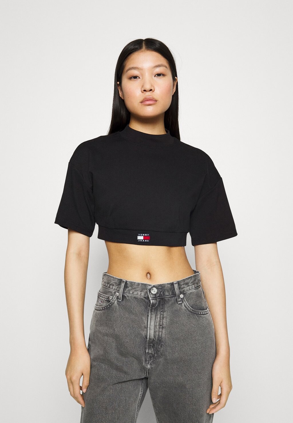 

Базовая футболка Tommy Jeans, черный