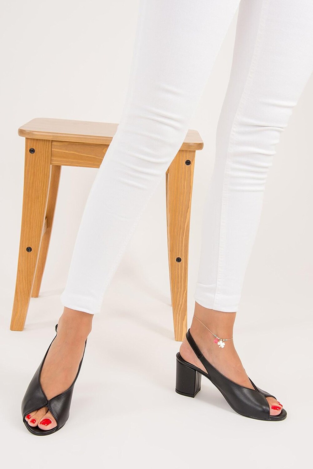 

Черные женские туфли на каблуке F643221009 Fox Shoes