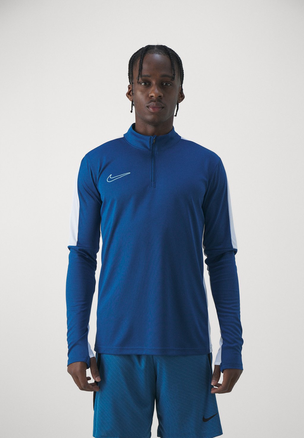 цена Футболка с длинным рукавом Academy 23 Drill Branded Nike, цвет court blue/white/aquarius blue