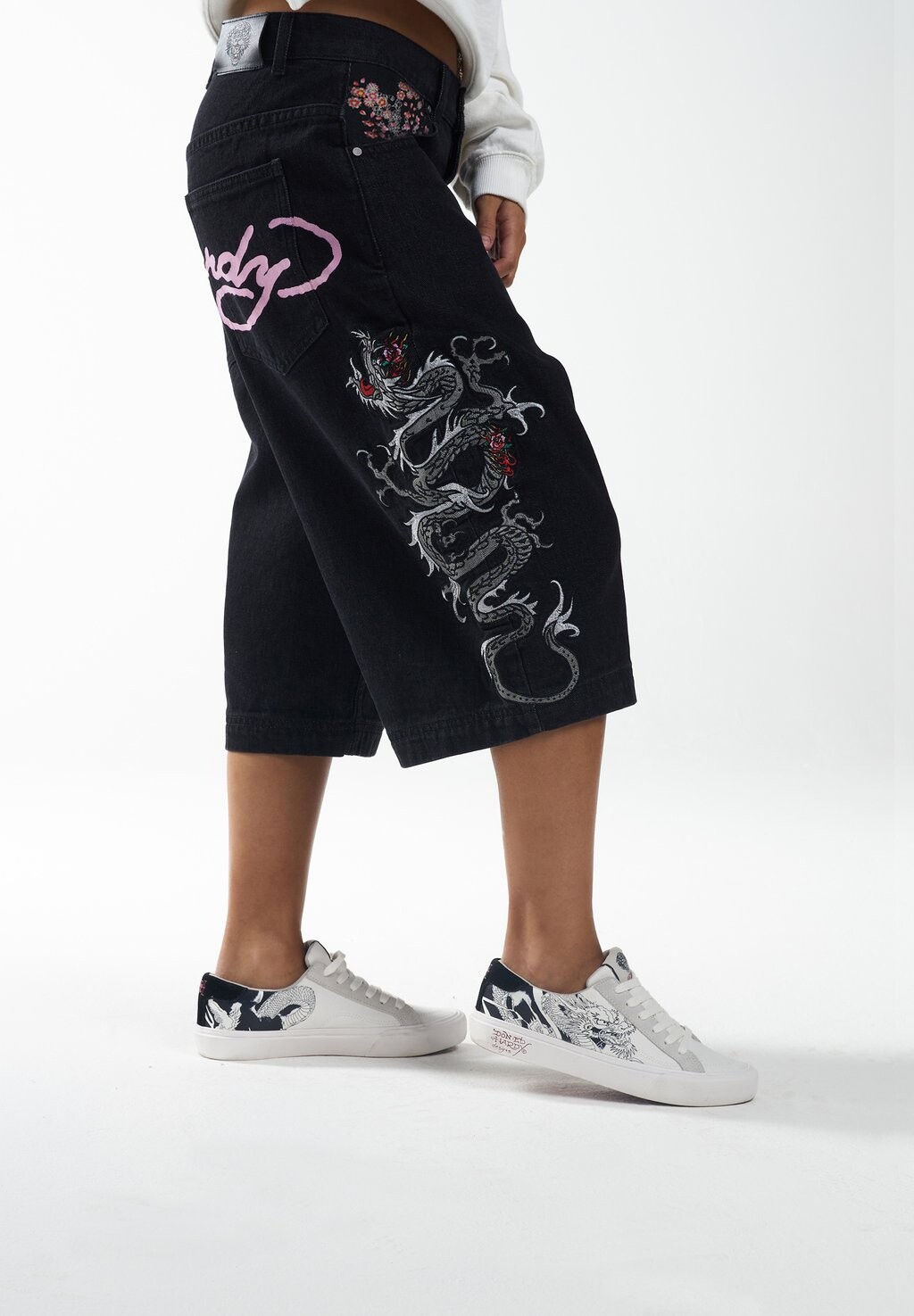 

Джинсовые шорты Ed Hardy