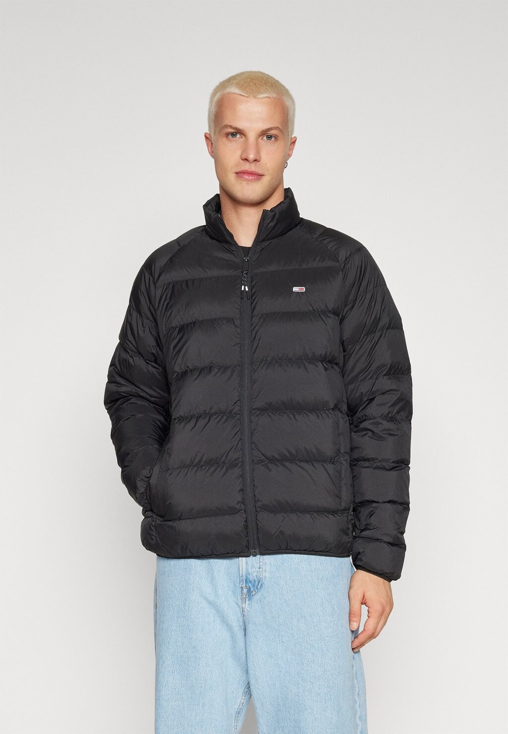 

Пуховик ESSENTIAL JACKET Tommy Jeans, черный