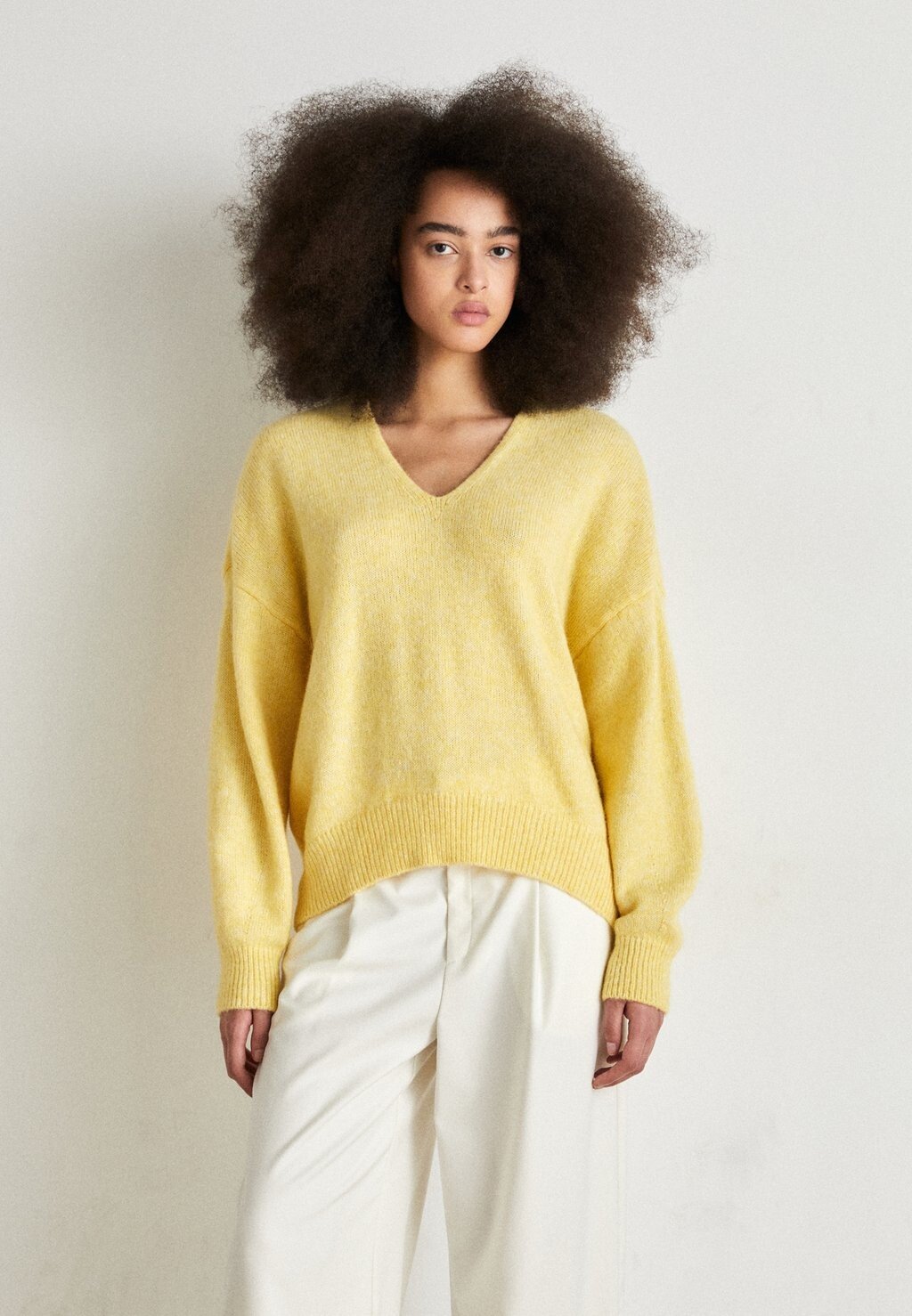 

Свитшот BOSS FONDY, цвет light/pastel yellow