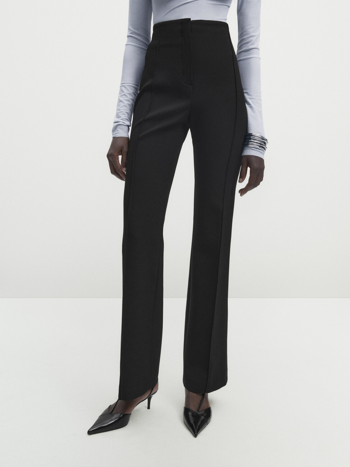 

Брюки с v-образной спиной Massimo Dutti, черный