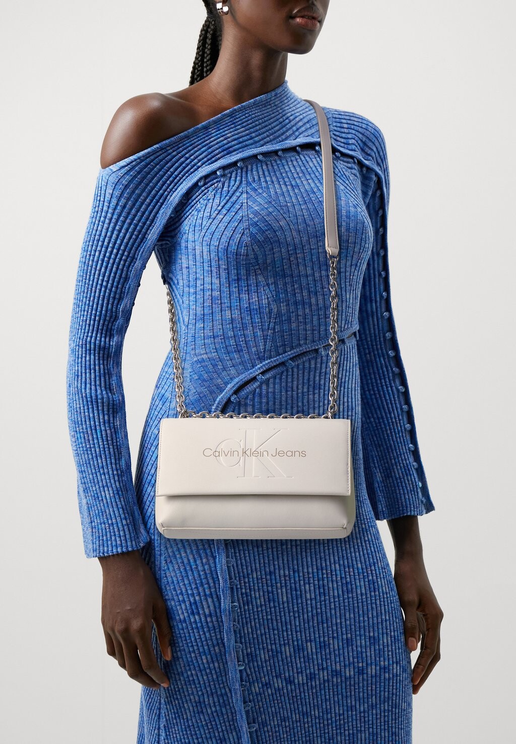 

Мешок через плечо Sculpted Flap Calvin Klein, кремовый