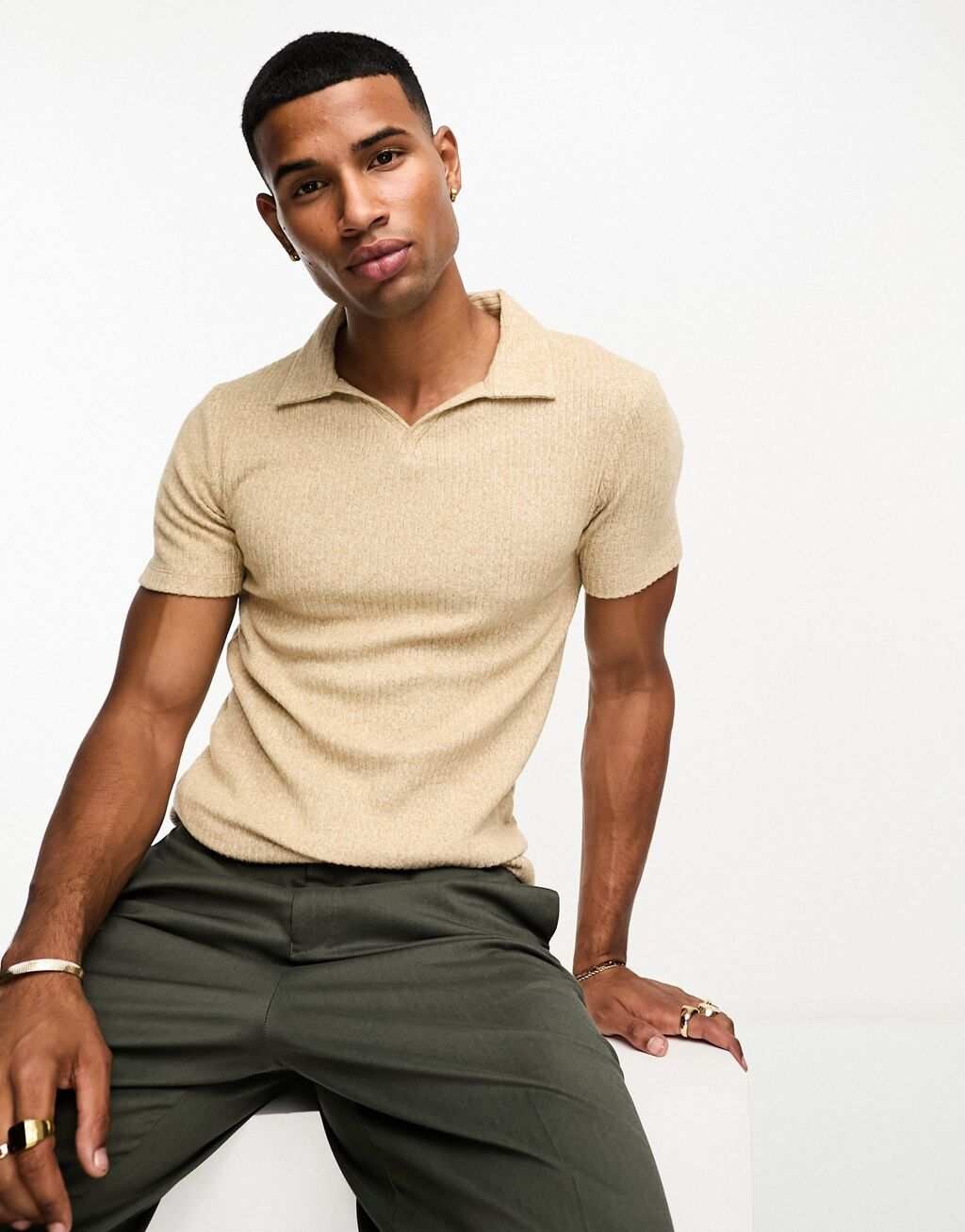 

Рубашка-поло с короткими рукавами и воротником на молнии ASOS DESIGN