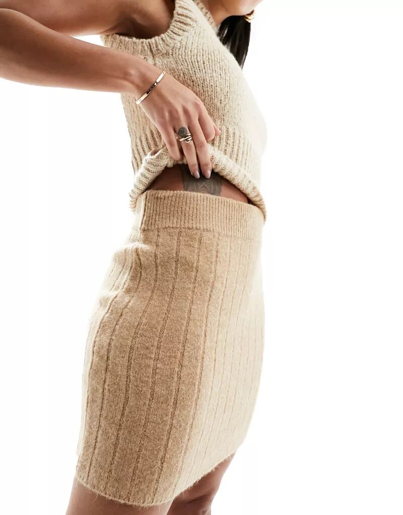Светло-коричневая юбка в рубчик Miss Selfridge