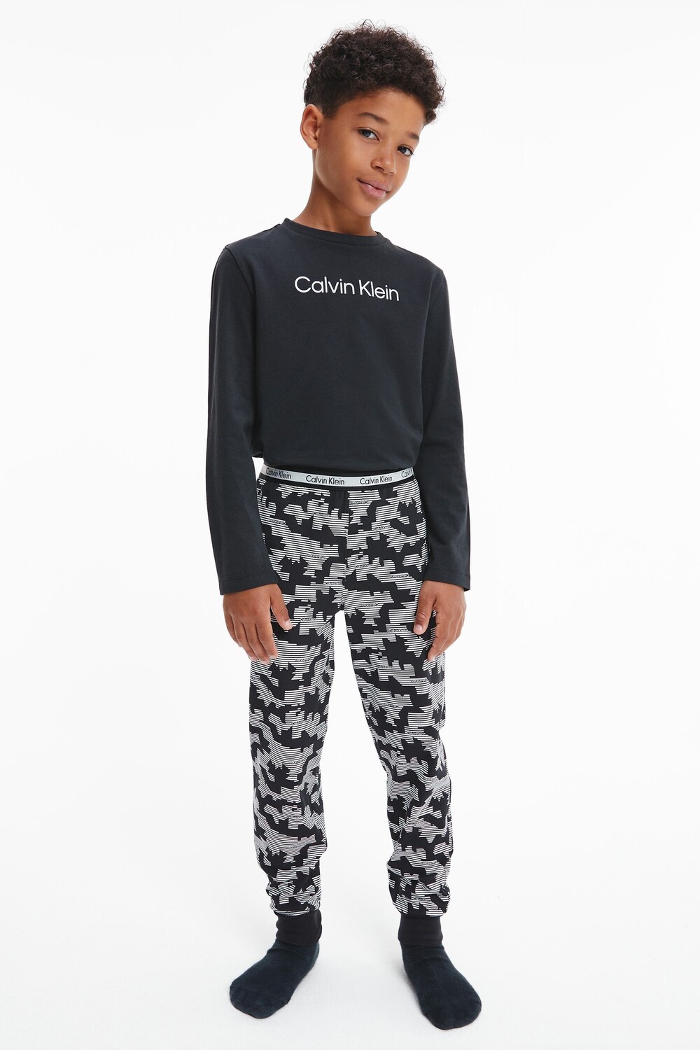 

Черная пижама Modern для мальчика из хлопка Calvin Klein, черный
