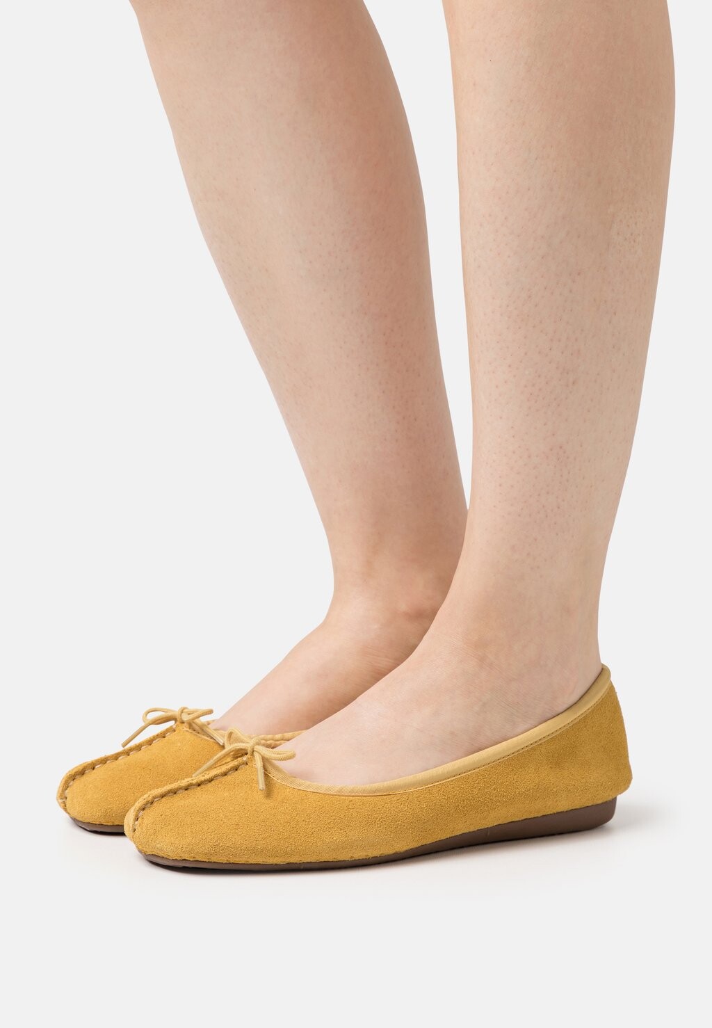 

Балетки Clarks, желтый