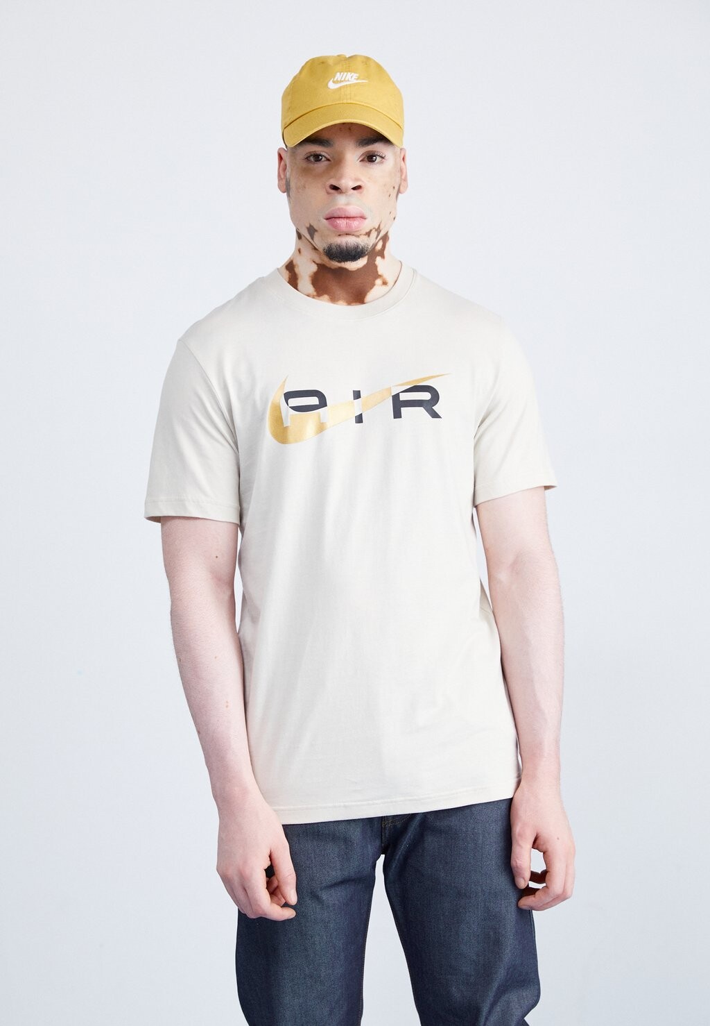 

Футболка с принтом Air Graphic Tee Nike, цвет light orewood brown