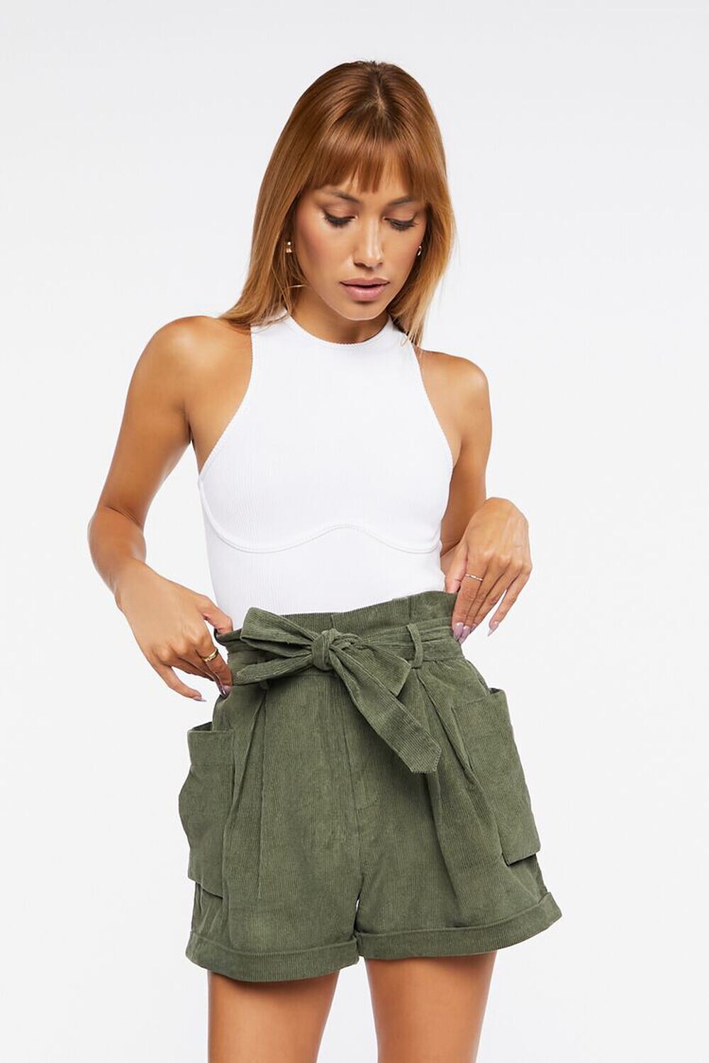 

Вельветовые шорты с поясом Forever 21, оливковый