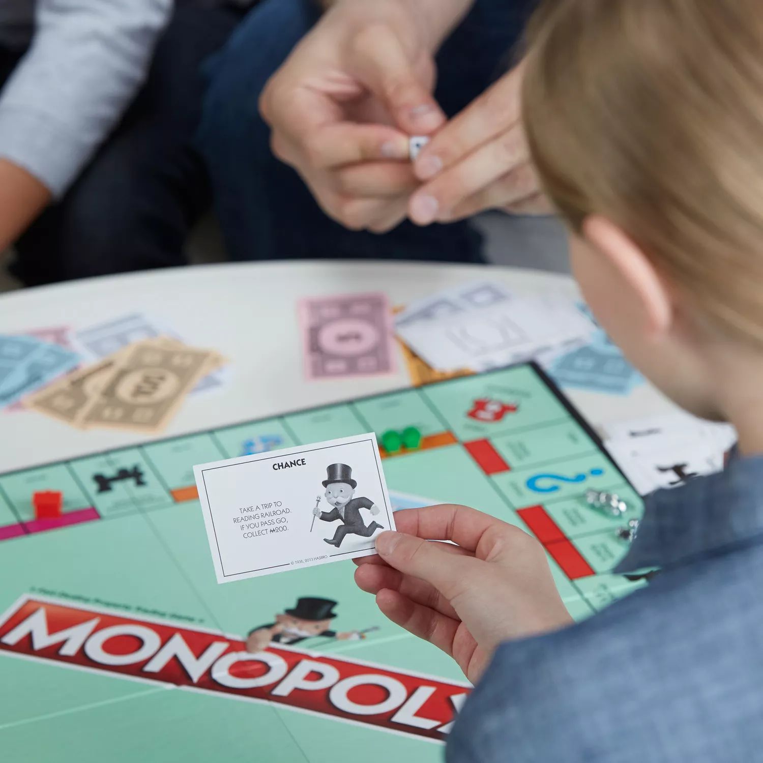 Монополия стратегия. Настольная игра Monopoly классическая обновленная c1009. Игра настольная Монополия классика Monopoly c1009. Монополия игра Эстетика. Монополия в детстве.