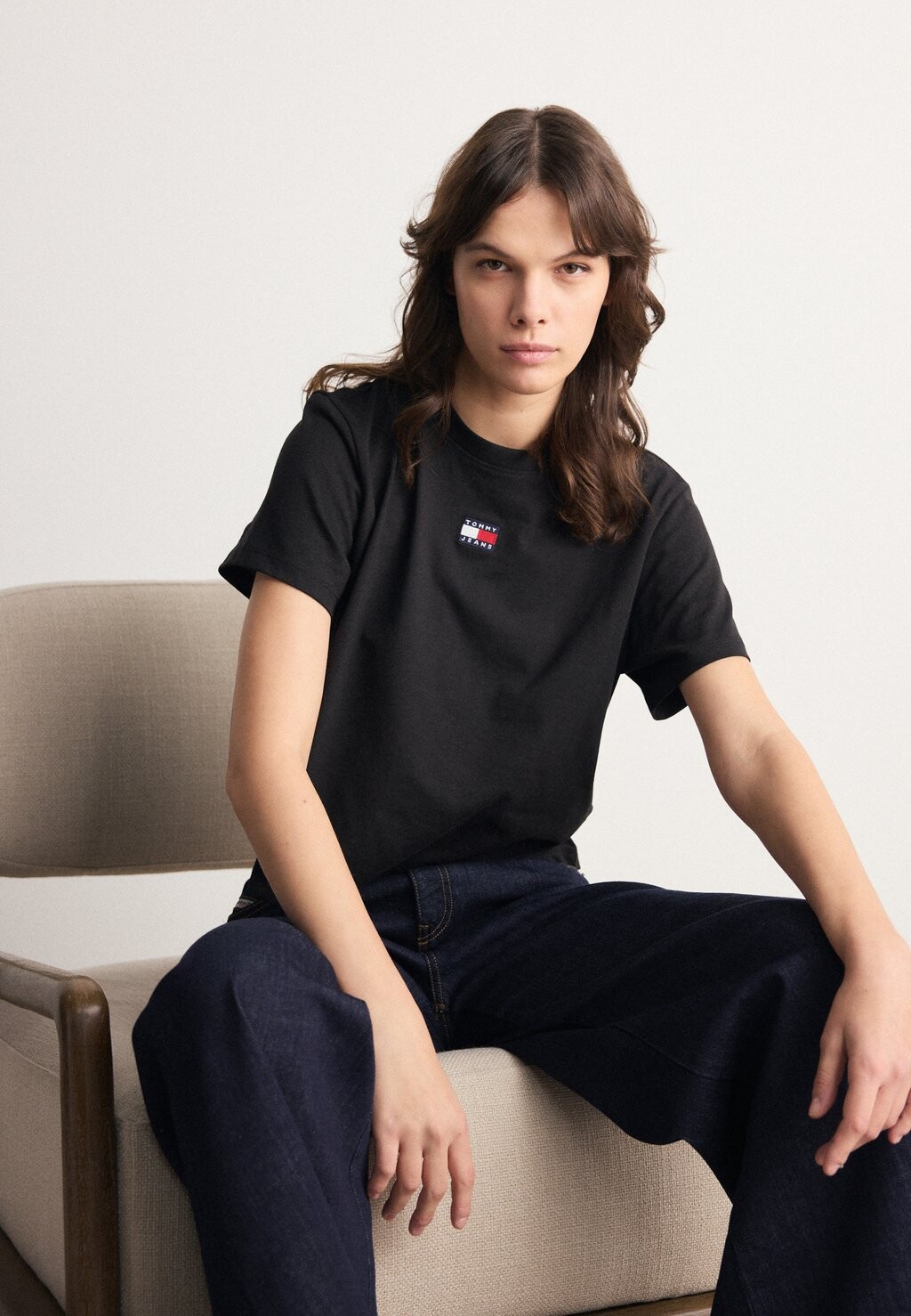 

Базовая футболка Tommy Jeans, черный