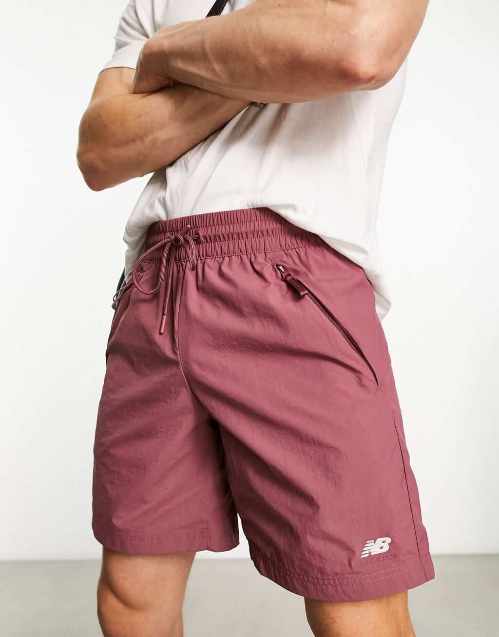 

Красные шорты New Balance Athletic Remastered