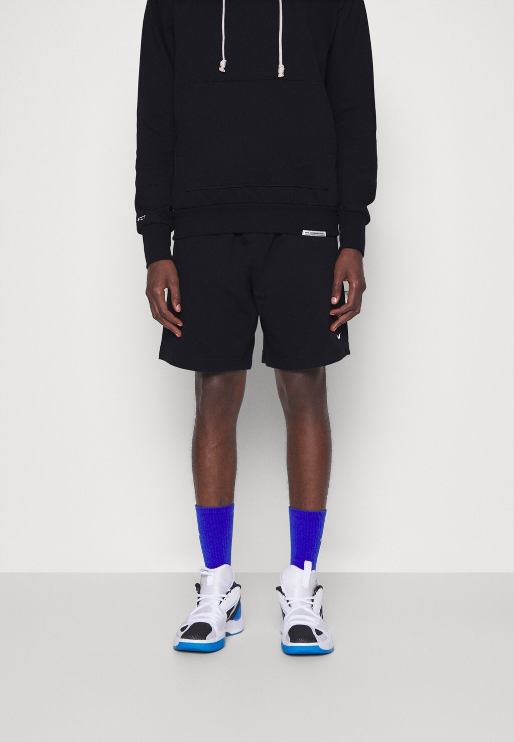 

Спортивные шорты Nike