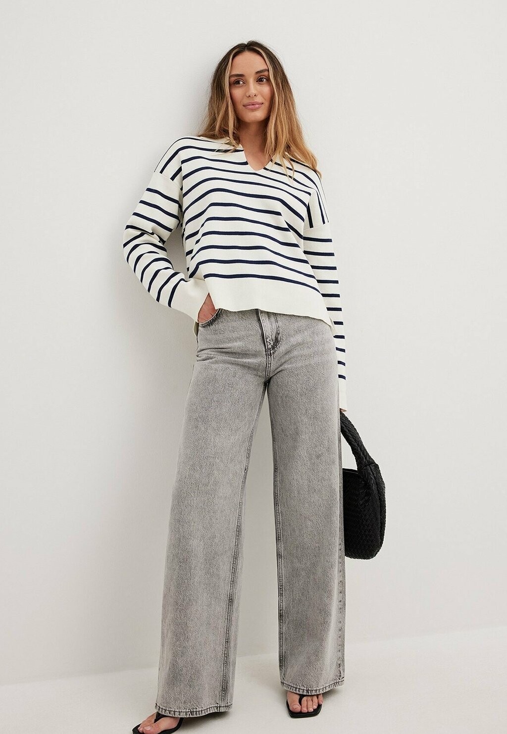 

Свитшот NA-KD GESTREIFTER, цвет offwhite navy