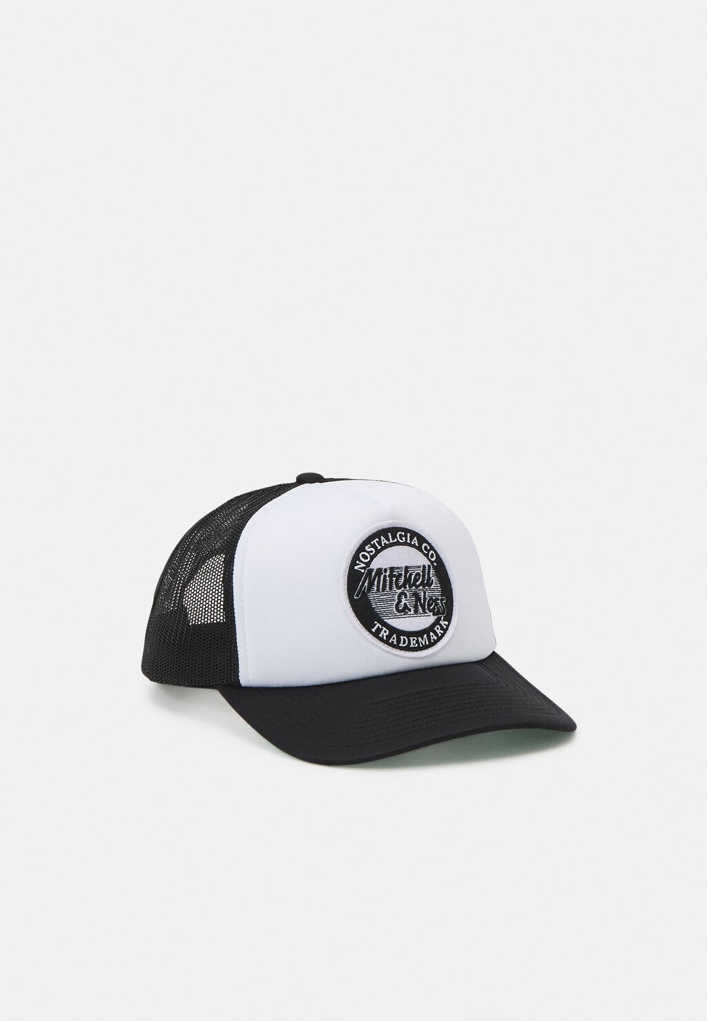 

Кепка Branded Home Run Trucker Mitchell & Ness, цвет black/white