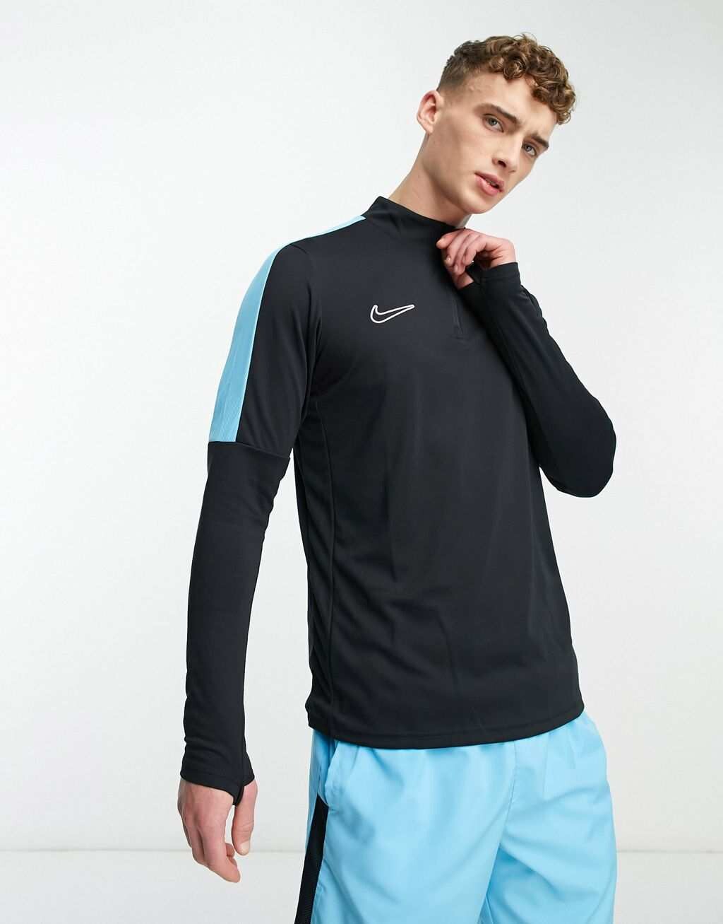 

Черная футболка со вставками и полумолнией Nike Football Academy Dri-FIT, Черный