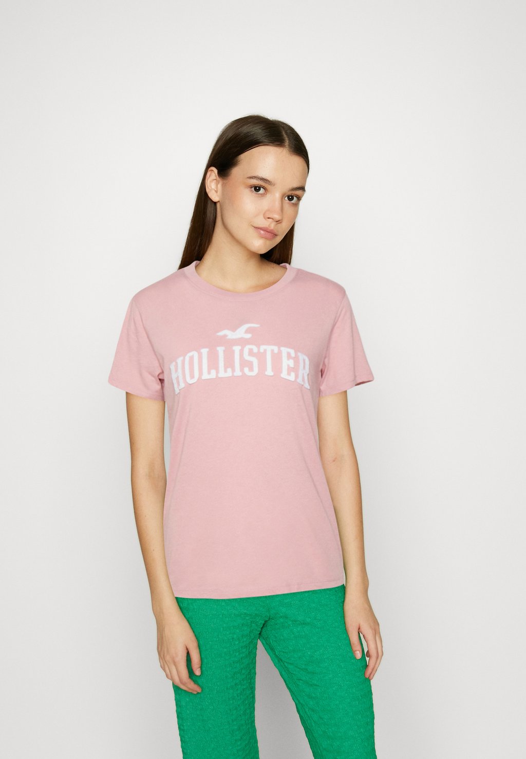 

Футболка с принтом Hollister Co.