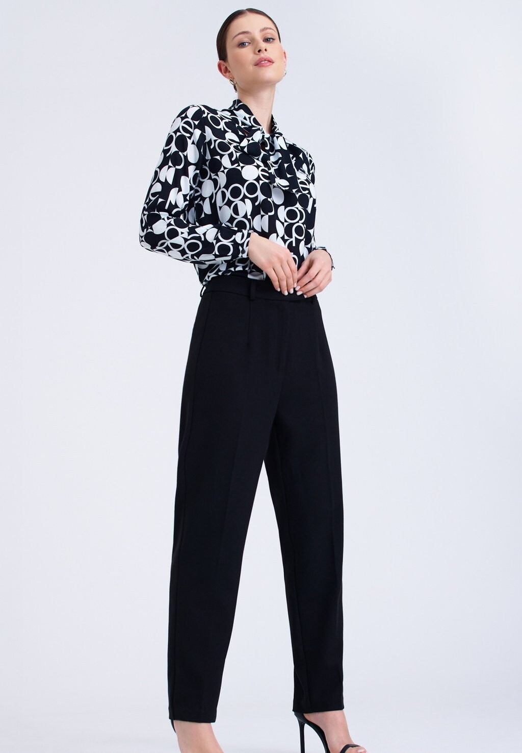 

Брюки Greenpoint, цвет black