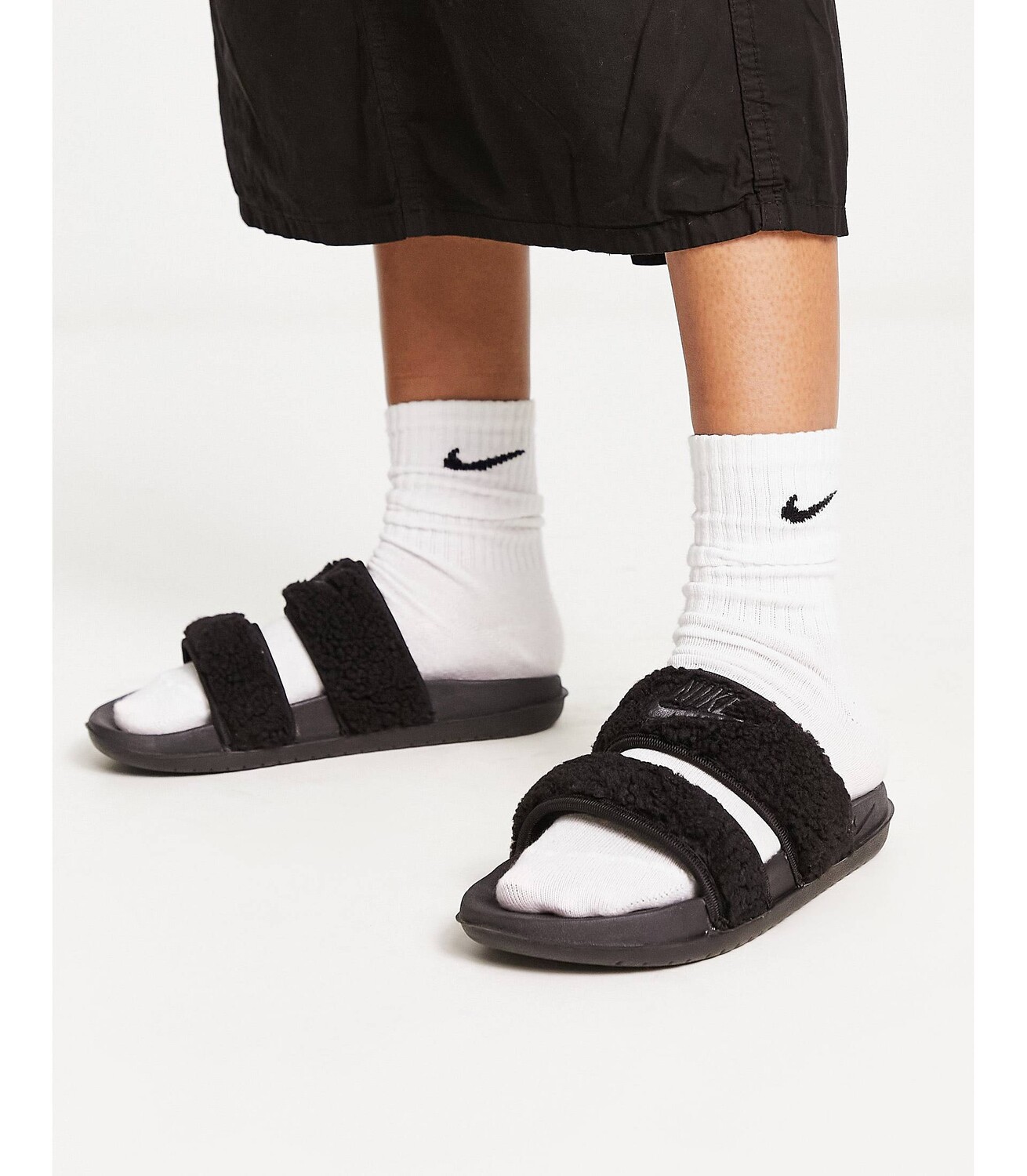 

Черные шлепанцы Nike Off Court Duo