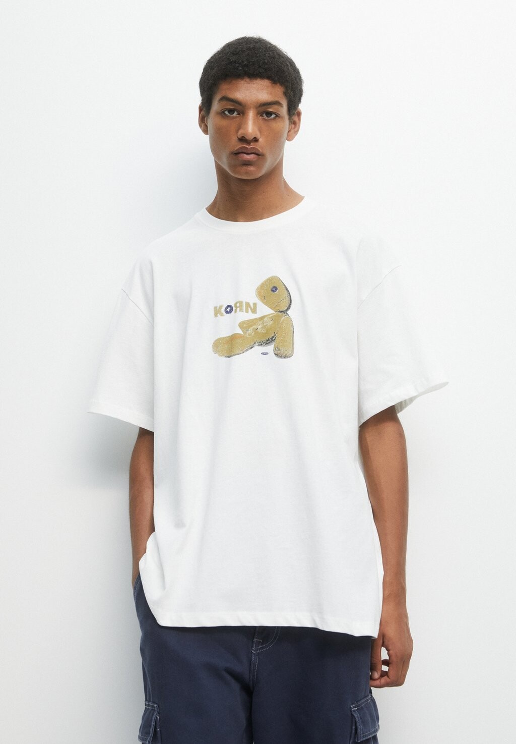 

Футболка с принтом Short Sleeve Korn PULL&BEAR, белый
