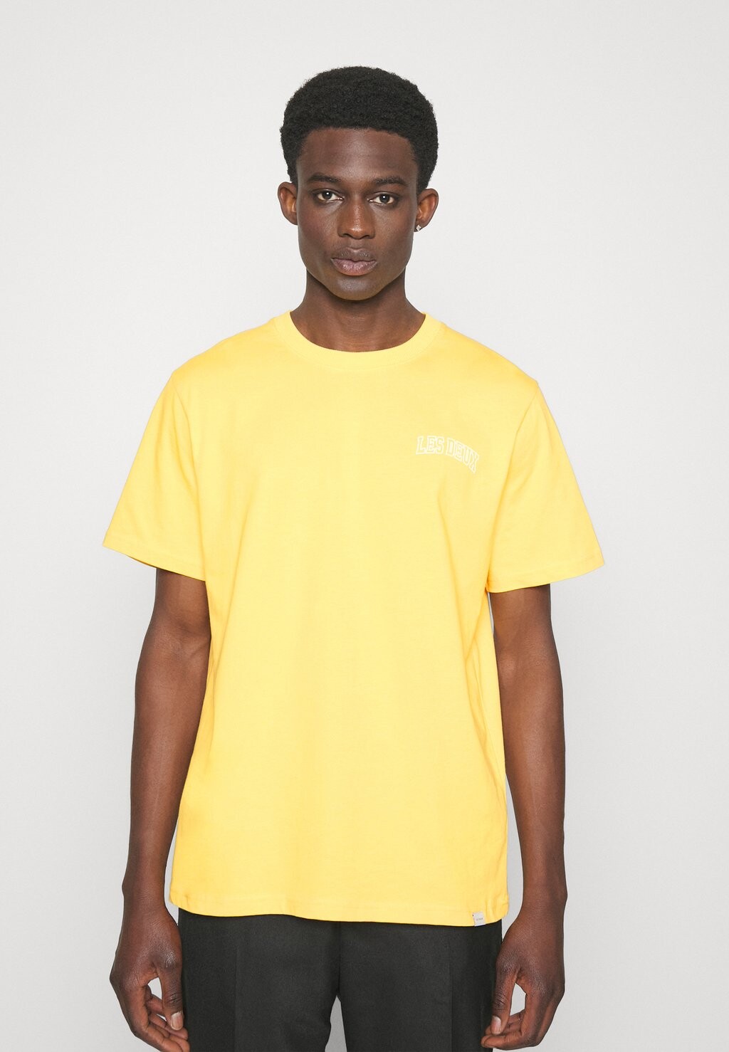 

Футболка базовая BLAKE Les Deux, цвет yellow/white