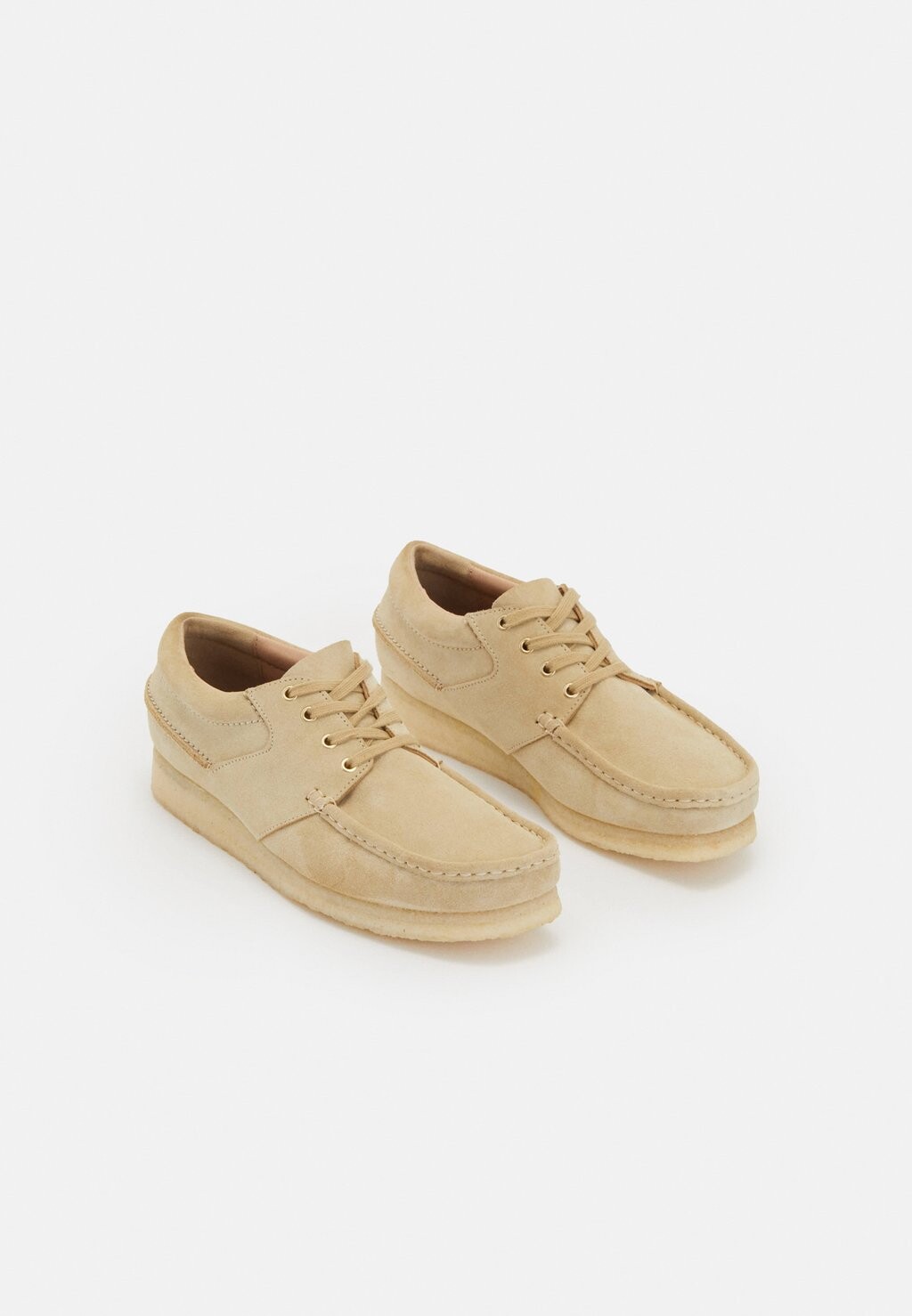 

Спортивные туфли на шнуровке Wallabee Boat Clarks Originals, цвет maple