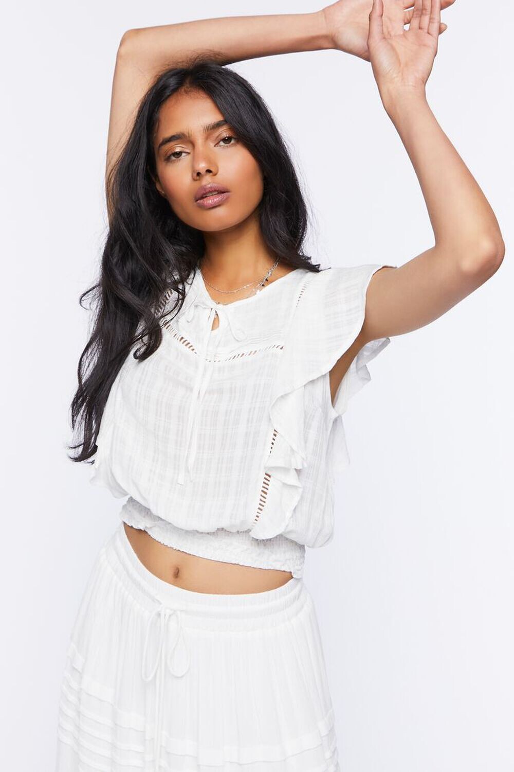 

Укороченный топ с рюшами и отделкой лесенкой Forever 21, белый