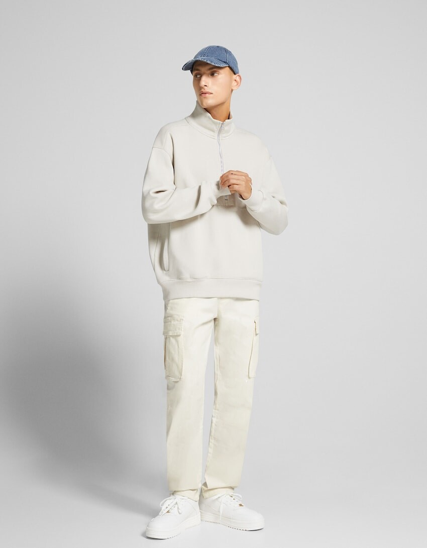 

Хлопковые брюки-карго Bershka, белый