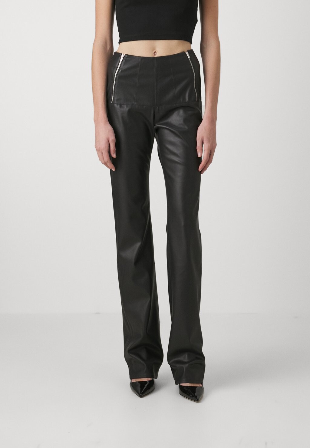 

Брюки TROUSERS Materiel, черный