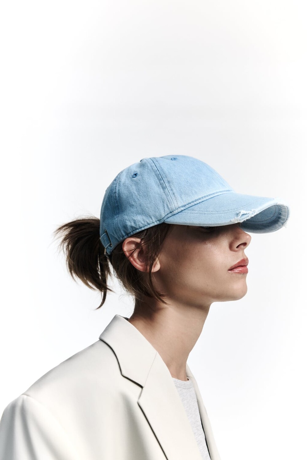 

Рваная джинсовая кепка ZARA, синий
