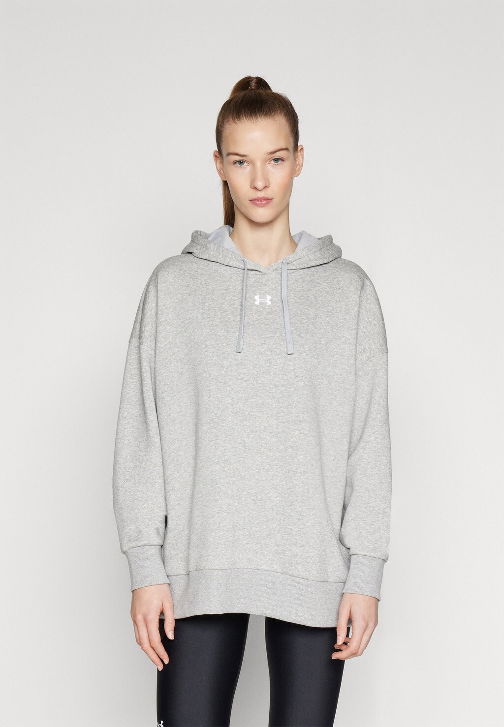 

Толстовка RIVAL HOODIE Under Armour, цвет mod gray light heather/white