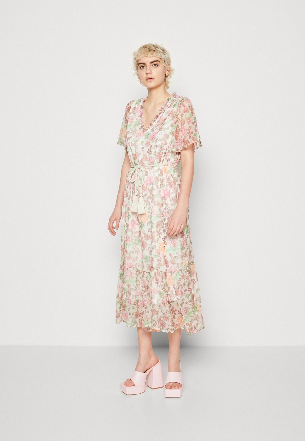 

Летнее платье Vero Moda