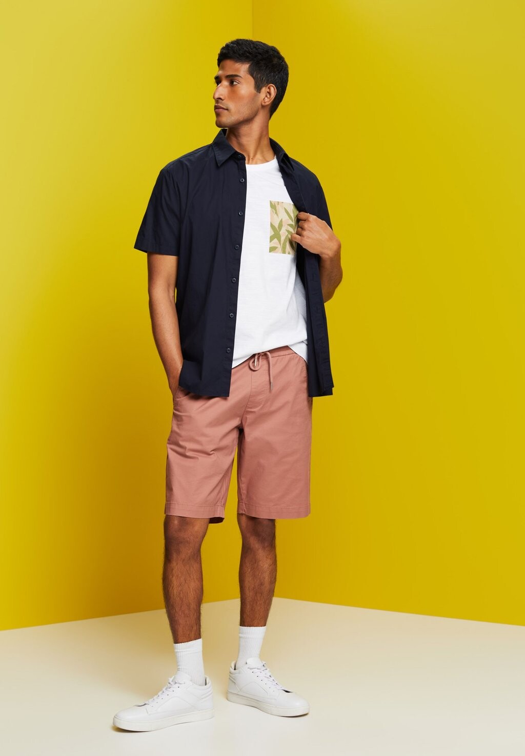 

Футболка с принтом Esprit, белый
