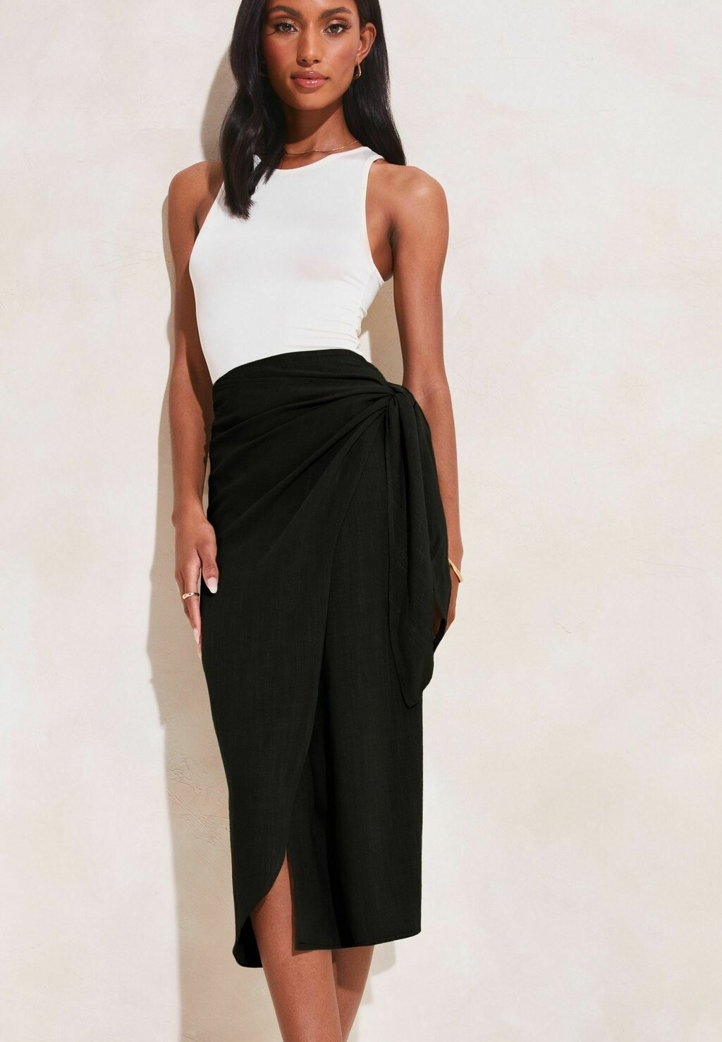 

Юбка с запахом TIE WAIST MIDI REGULAR FIT Lipsy, черный